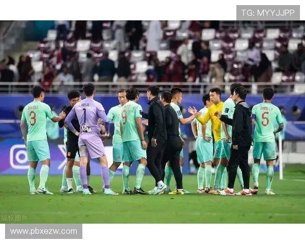 中国足球队逆转取胜晋级亚洲杯八强,激战背后展现新生力量 中国足球队逆转取胜晋级亚洲杯八强,激战背后展现新生力量