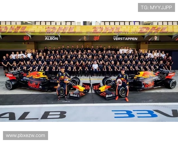 新赛季F1车队格局突变引发车迷热议冠军争夺战全面升级态势持续升温